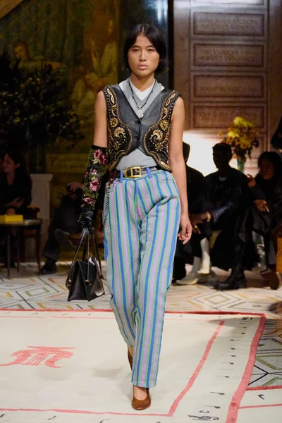 Look 69